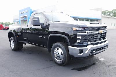 2024 Chevrolet Silverado 3500 Regular Cab 4x4, Pickup for sale #30100 - photo 2