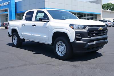 2024 Chevrolet Colorado Crew Cab 4x4, Pickup for sale #30105 - photo 2