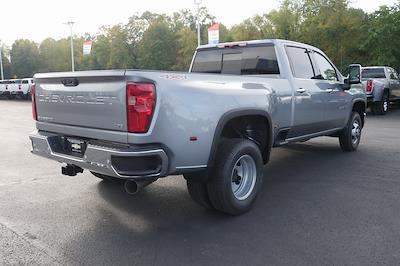 2025 Chevrolet Silverado 3500 Crew Cab 4x4, Pickup for sale #30478 - photo 2