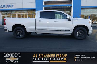 2025 Chevrolet Silverado 1500 Crew Cab 4x4, Pickup for sale #30747 - photo 1