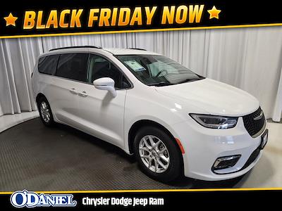 Used 2022 Chrysler Pacifica Touring L FWD, Minivan for sale #B21558 - photo 1