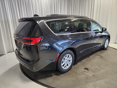 Used 2022 Chrysler Pacifica Touring L FWD, Minivan for sale #B21889 - photo 2