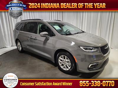 Used 2022 Chrysler Pacifica Touring L FWD, Minivan for sale #B21891 - photo 1