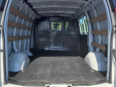 2019 GMC Savana 2500 SRW 4x2, Empty Cargo Van #49812X - photo 2