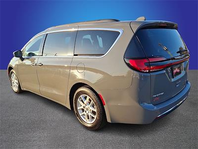 Used 2022 Chrysler Pacifica Touring L FWD, Minivan for sale #57252X - photo 2