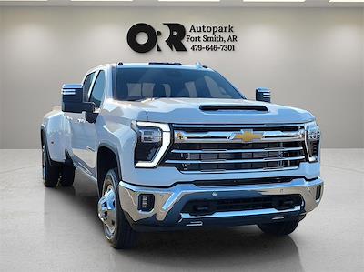 2025 Chevrolet Silverado 3500 Crew Cab 4WD, Pickup for sale #119635 - photo 1