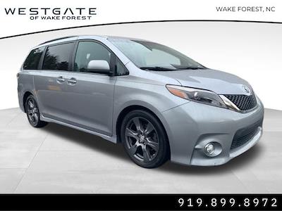 Used 2017 Toyota Sienna SE Premium 4x2, Minivan for sale #KA14471A - photo 1