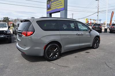 2020 Chrysler Pacifica AWD, Minivan for sale #M240442A - photo 2