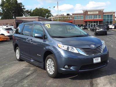 Used 2017 Toyota Sienna XLE 4x2, Mobility for sale #H0081 - photo 2