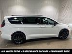 Used 2023 Chrysler Pacifica Limited AWD, Minivan for sale #L2293 - photo 8