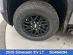 New 2025 Chevrolet Silverado EV LT Crew Cab 4WD, Pickup for sale #SU404294 - photo 24