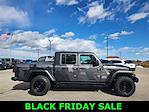 Used 2021 Jeep Gladiator Overland Crew Cab 4x4, Pickup for sale #555558A - photo 3