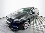 Used 2024 Chrysler Pacifica Select FWD, Minivan for sale #P3708 - photo 3