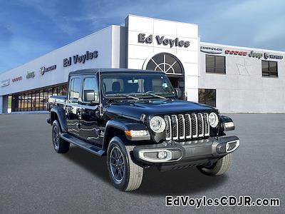 Used 2022 Jeep Gladiator Overland Crew Cab 4WD, Pickup for sale #5P52289 - photo 1