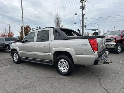 2005 Chevrolet Avalanche 4x4, Pickup for sale #R3742A - photo 2