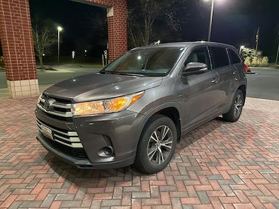 Used 2017 Toyota Highlander LE 4x4, SUV for sale #04289A - photo 1