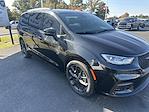 Used 2023 Chrysler Pacifica Limited AWD, Minivan for sale #P570243 - photo 3