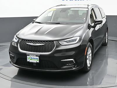 Used 2021 Chrysler Pacifica Touring L FWD, Minivan for sale #D13495 - photo 2