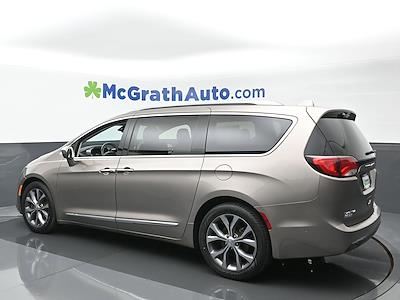 Used 2018 Chrysler Pacifica Limited FWD, Minivan for sale #DT24049A - photo 2