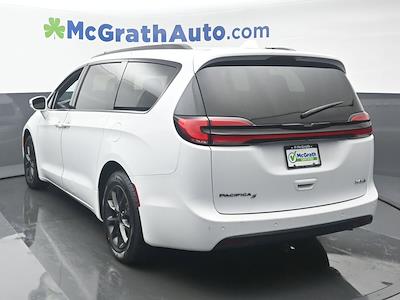 2021 Chrysler Pacifica FWD, Minivan for sale #F11944 - photo 2