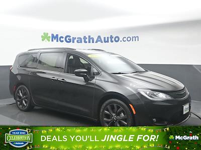 Used 2020 Chrysler Pacifica Touring L FWD, Minivan for sale #F250664A - photo 1