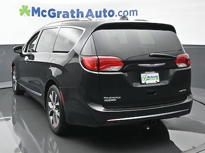 Used 2017 Chrysler Pacifica Limited FWD, Minivan for sale #M240363A - photo 2