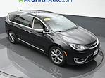Used 2017 Chrysler Pacifica Limited FWD, Minivan for sale #M240363A - photo 6
