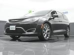 Used 2017 Chrysler Pacifica Limited FWD, Minivan for sale #M240363A - photo 8