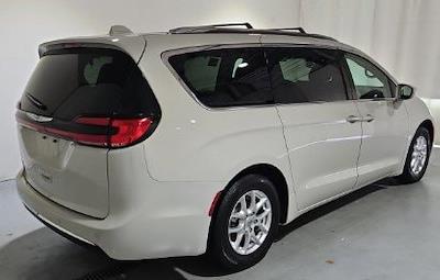 Used 2021 Chrysler Pacifica Touring L FWD, Minivan for sale #P13474 - photo 2