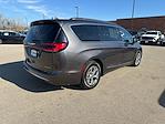 Used 2022 Chrysler Pacifica Limited FWD, Minivan for sale #Q51736A - photo 2