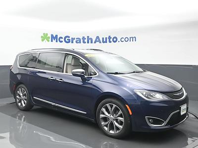 Used 2018 Chrysler Pacifica Limited FWD, Minivan for sale #Y250016A - photo 1