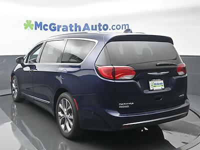 Used 2018 Chrysler Pacifica Limited FWD, Minivan for sale #Y250016A - photo 2