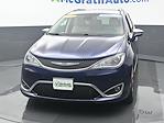 Used 2018 Chrysler Pacifica Limited FWD, Minivan for sale #Y250016A - photo 3