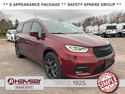 Used 2021 Chrysler Pacifica Touring L AWD, Minivan for sale #S4441A - photo 1