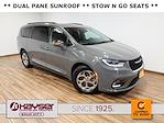 Used 2022 Chrysler Pacifica Limited FWD, Minivan for sale #MBUT9918 - photo 1