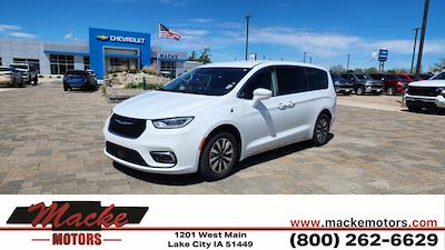 Used 2022 Chrysler Pacifica Hybrid Touring L FWD, Minivan for sale #5528A - photo 1