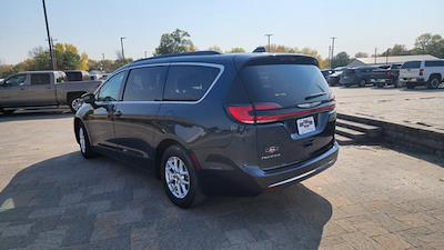 Used 2022 Chrysler Pacifica Touring L FWD, Minivan for sale #5570A - photo 2