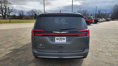 Used 2022 Chrysler Pacifica Touring L FWD, Minivan for sale #5585A - photo 2