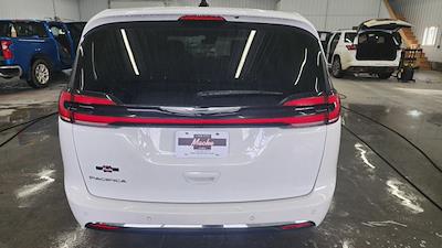 Used 2023 Chrysler Pacifica Touring L FWD, Minivan for sale #5593A - photo 2