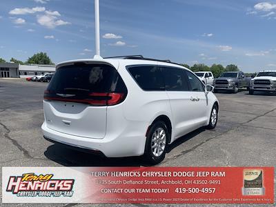 Used 2022 Chrysler Pacifica Touring L FWD, Minivan for sale #P139021 - photo 2