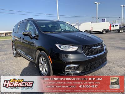 Used 2023 Chrysler Pacifica Limited AWD, Minivan for sale #P513945 - photo 1