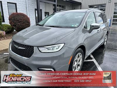 Used 2022 Chrysler Pacifica Limited FWD, Minivan for sale #T153233 - photo 1