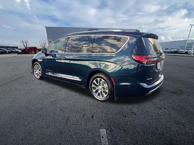 Used 2023 Chrysler Pacifica Pinnacle FWD, Minivan for sale #C21621 - photo 2