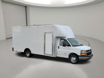 2022 Chevrolet Express 4500 DRW 4x2, Rockport Cargoport Cutaway Van #C223245 - photo 1