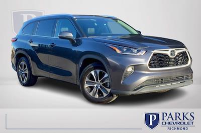 Used 2021 Toyota Highlander XLE 4x2, SUV for sale #8R3971 - photo 1