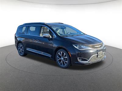 Used 2017 Chrysler Pacifica Limited FWD, Minivan for sale #KJ24457A - photo 1