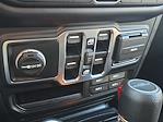 Used 2020 Jeep Gladiator Sport Crew Cab 4x4, Pickup for sale #CF07982A - photo 23