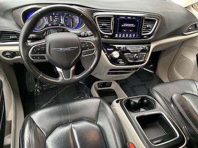 2020 Chrysler Pacifica FWD, Minivan #CQR6921 - photo 2