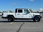 2021 Jeep Gladiator Crew Cab 4WD, Pickup for sale #T27608 - photo 4