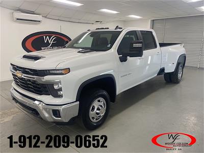 2025 Chevrolet Silverado 3500 Crew Cab 4WD, Pickup for sale #TC102448 - photo 1